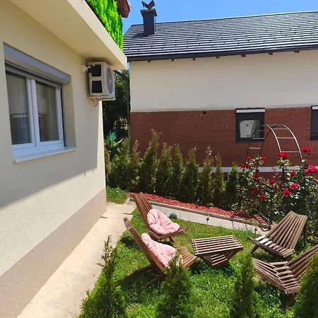 Sunshine Near The Zoo, Free Parking Apartman *